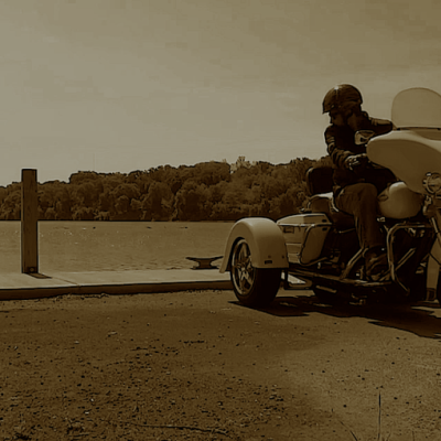 1_Voyager-Trike-Kit-Reverse-on-Harley-Davidson-Motorcycle-1