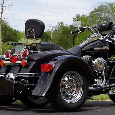 H-D-Road-King-Black-Custom-14