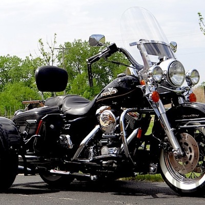 H-D-Road-King-Black-Custom-6