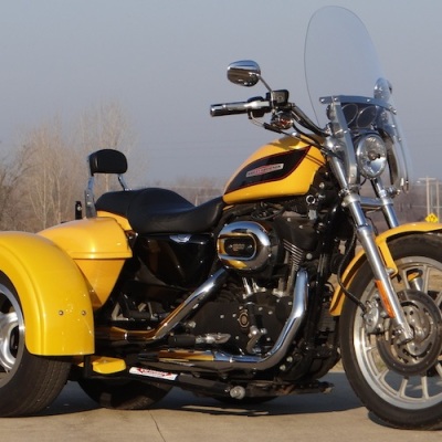 H-D-Sportster-PTM-Yellow-Classic-Ridged-Fender-with-H-D-Style-Light-14-in-413-copy