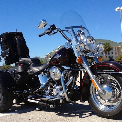 Harley-Davidson-Heritage-Softail-Maroon-Custom-Blk-15-in-3-copy