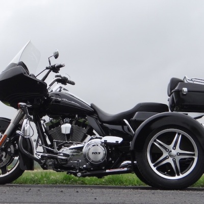Harley-Davidson-Road-Glide-PTM-Black-Classic-15-inch-Kool-Mach-Face-Flared-B21-Jeff-Erdman-12-copy