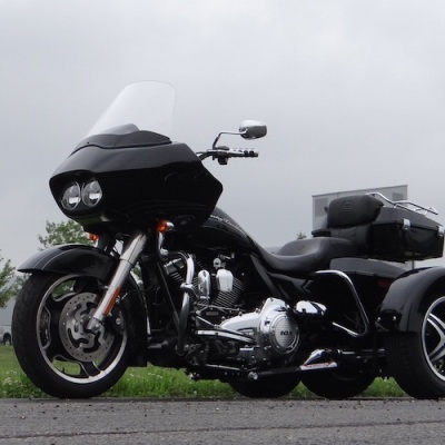 Harley-Davidson-Road-Glide-PTM-Black-Classic-15-inch-Kool-Mach-Face-Flared-B21-Jeff-Erdman-7-copy