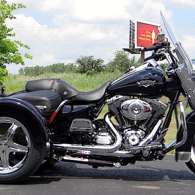 Harley-Davidson-Road-King-1