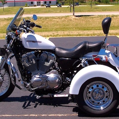 Harley-Davidson-Sportster-PTM-White-Custom-13-in