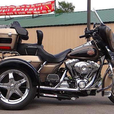 Harley-Davidson-Ultra-Classic-Classic-Blk-15-in-Tan-Black-Bike-1