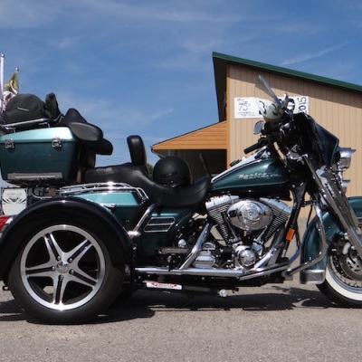 Harley-Davidson-Ultra-Classic-PTM-Black-Dark-Teal-Custom-Flared-15-Mach-Face-11-copy