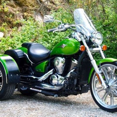 Kawasaki-Vulcan-900-Custom-Stnd-PTM-Green-Black-15-in-Mach-Face-1